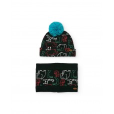Knitted childrens set with hat and printed neck warmer Knitted childrens set with hat and printed neck warmer