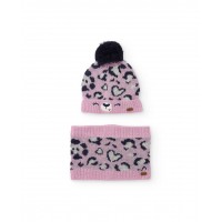 Girls knitted set with hat and neck warmer in animal print Girls knitted set with hat and neck warmer in animal print