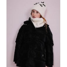 Girls-padded-coat-with-an adjustable hood and zippered pockets Girls-padded-coat-with-an adjustable hood and zippered pockets