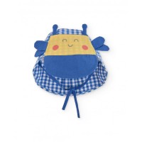 Knitted newborn hat with raised details Knitted newborn hat with raised details